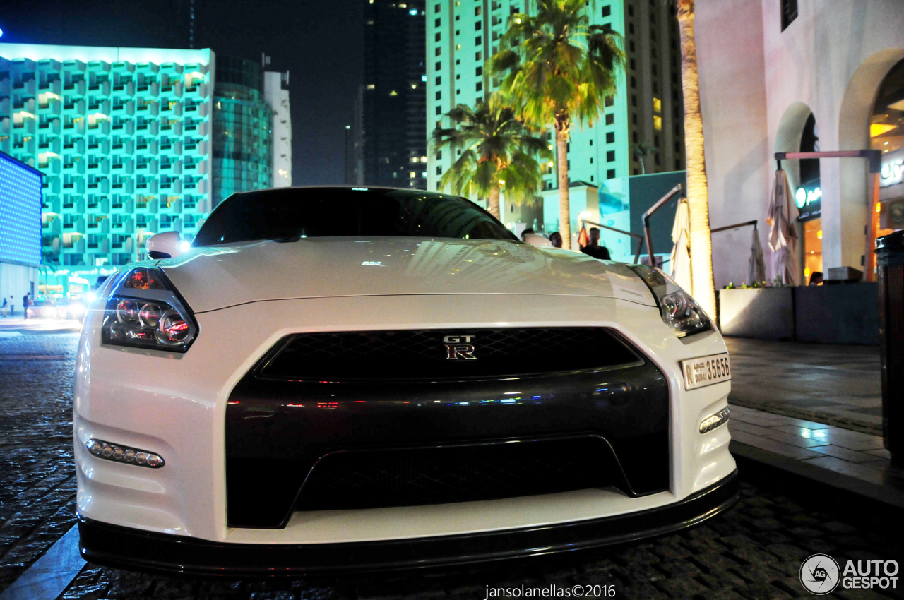 Nissan GT-R 2015