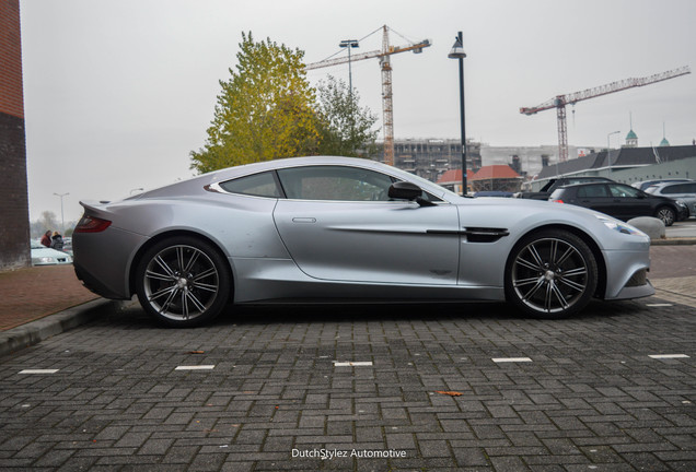 Aston Martin Vanquish 2013