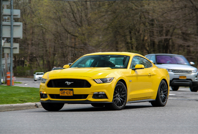 Ford Mustang GT 2015