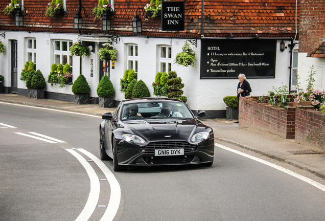 Aston Martin V8 Vantage S