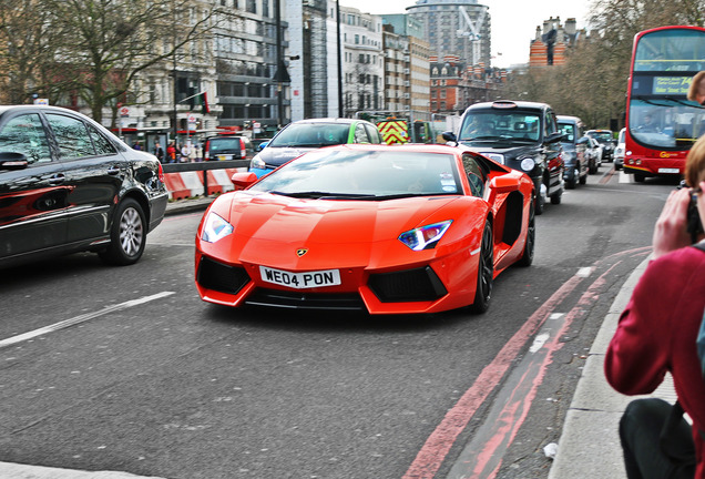 Lamborghini Aventador LP700-4