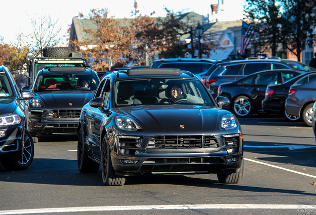 Porsche 95B Macan GTS