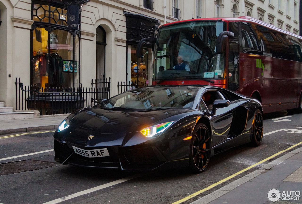 Lamborghini Aventador LP700-4