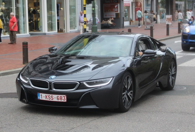 BMW i8