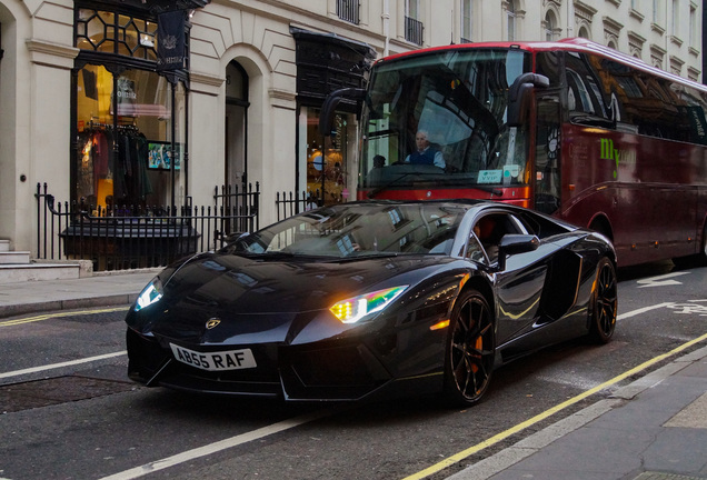 Lamborghini Aventador LP700-4