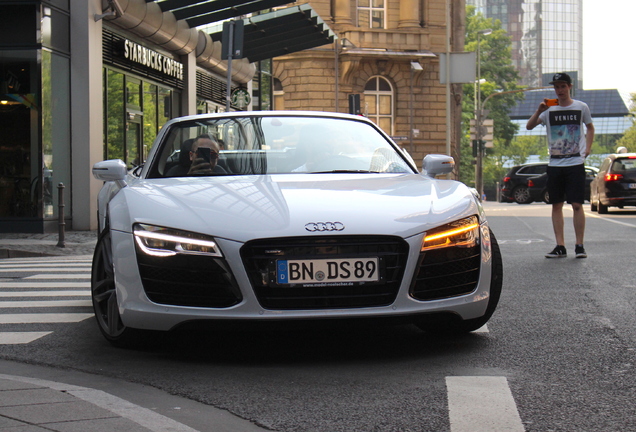 Audi R8 V8 Spyder 2013