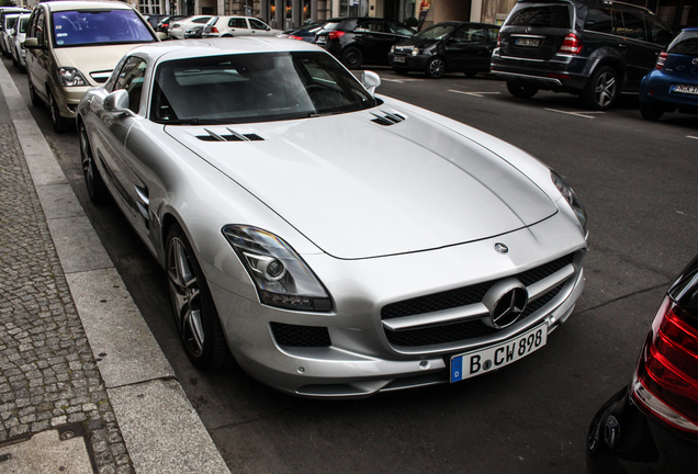 Mercedes-Benz SLS AMG