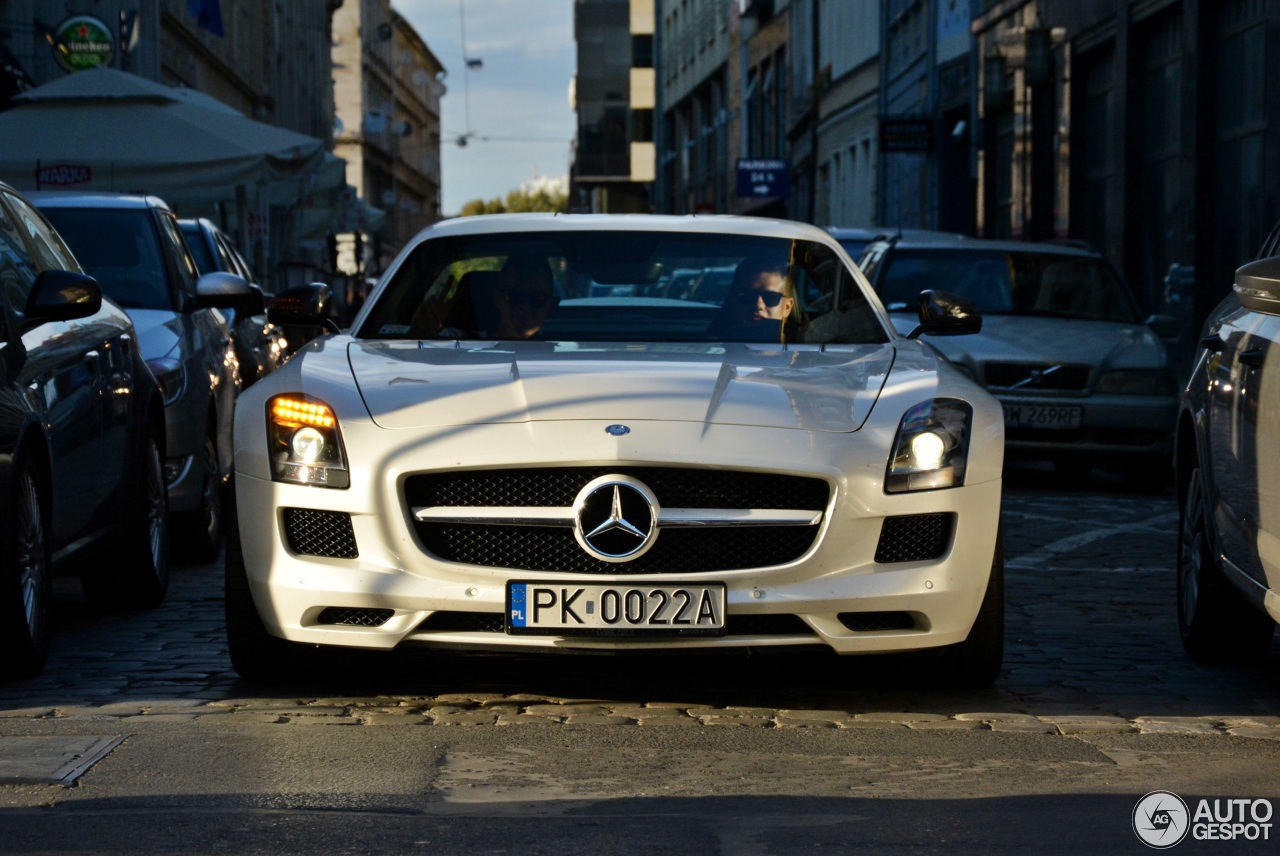 Mercedes-Benz SLS AMG