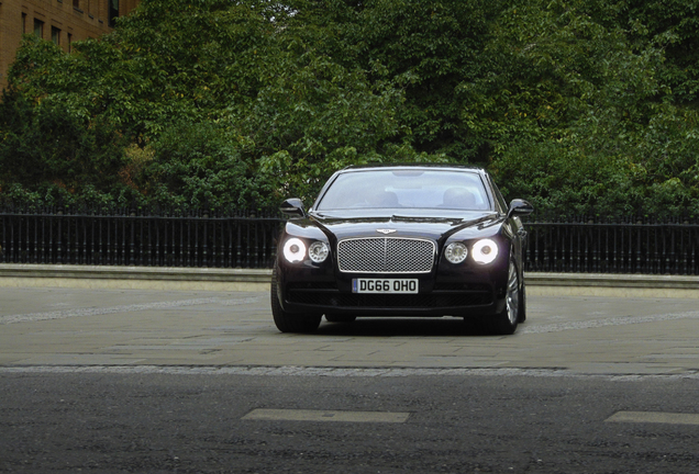 Bentley Flying Spur V8