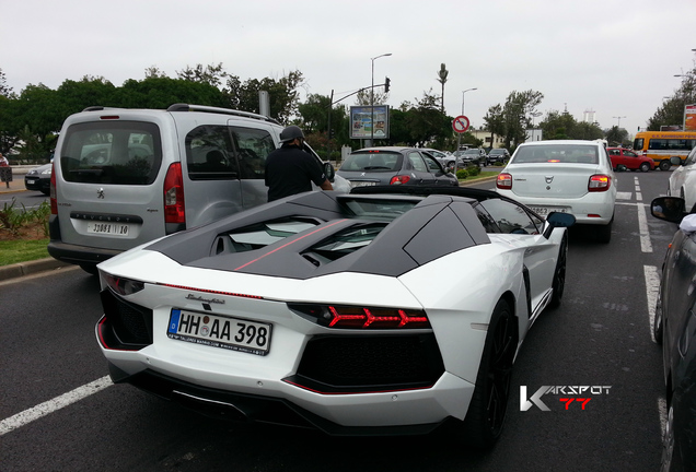 Lamborghini Aventador LP700-4 Roadster Pirelli Edition