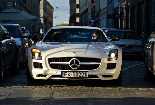 Mercedes-Benz SLS AMG