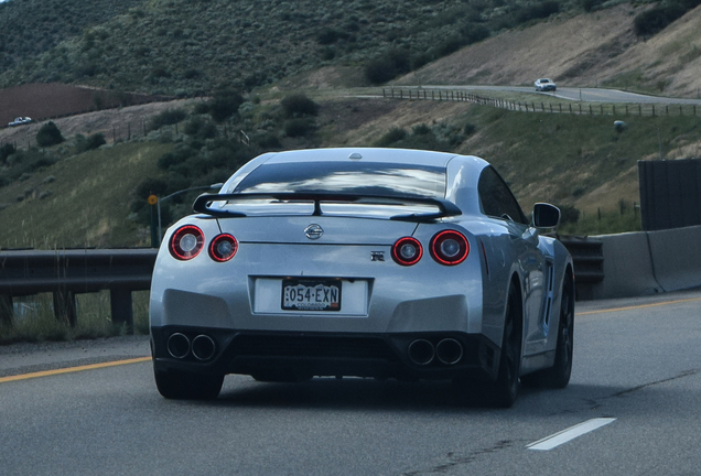 Nissan GT-R 2011