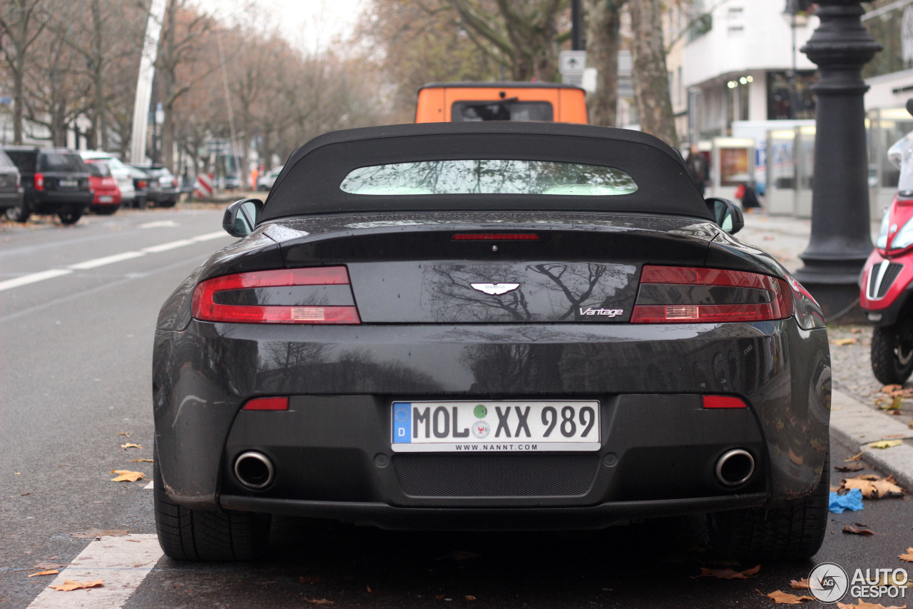 Aston Martin V8 Vantage Roadster 2012