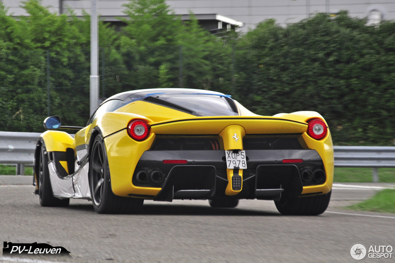 Ferrari LaFerrari Aperta