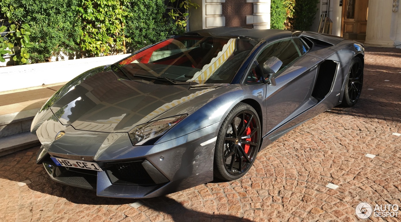 Lamborghini Aventador LP700-4 Roadster