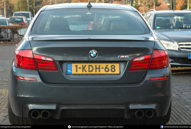 BMW M5 F10 2011