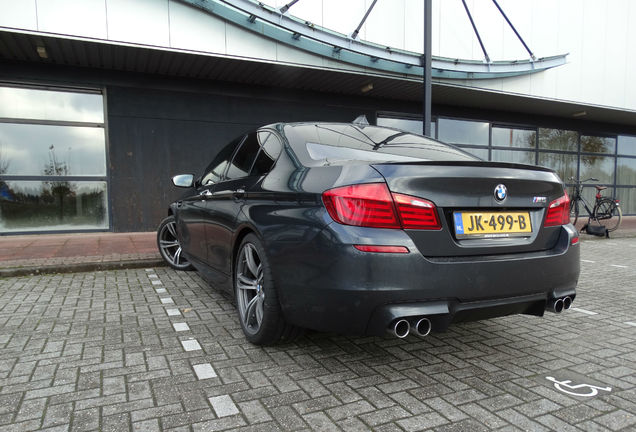 BMW M5 F10 2011