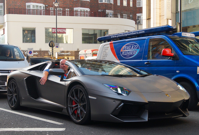 Lamborghini Aventador LP700-4 Roadster