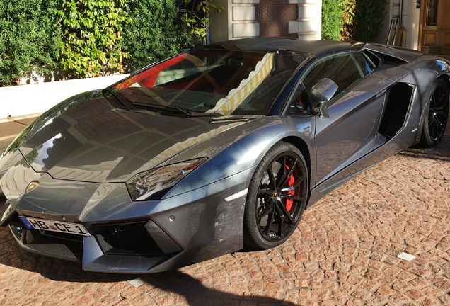 Lamborghini Aventador LP700-4 Roadster