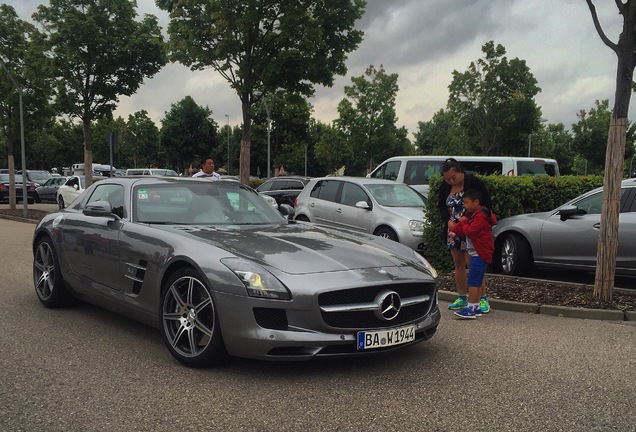 Mercedes-Benz SLS AMG