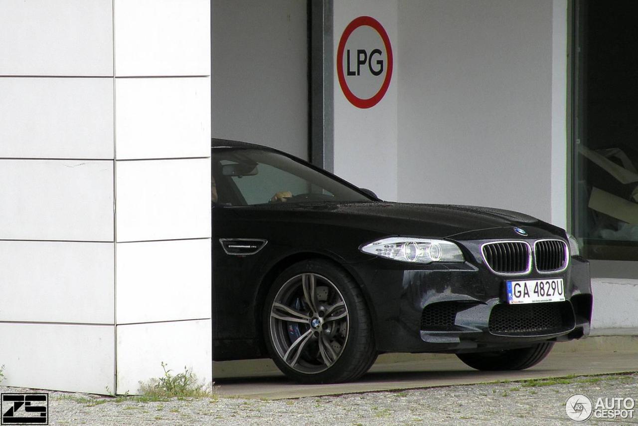 BMW M5 F10 2011