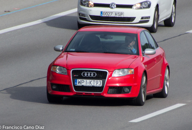 Audi RS4 Sedan