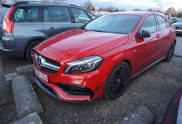 Mercedes-AMG A 45 W176 2015