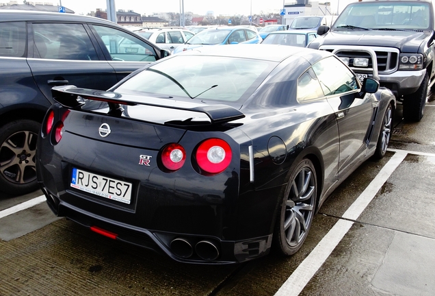 Nissan GT-R 2011