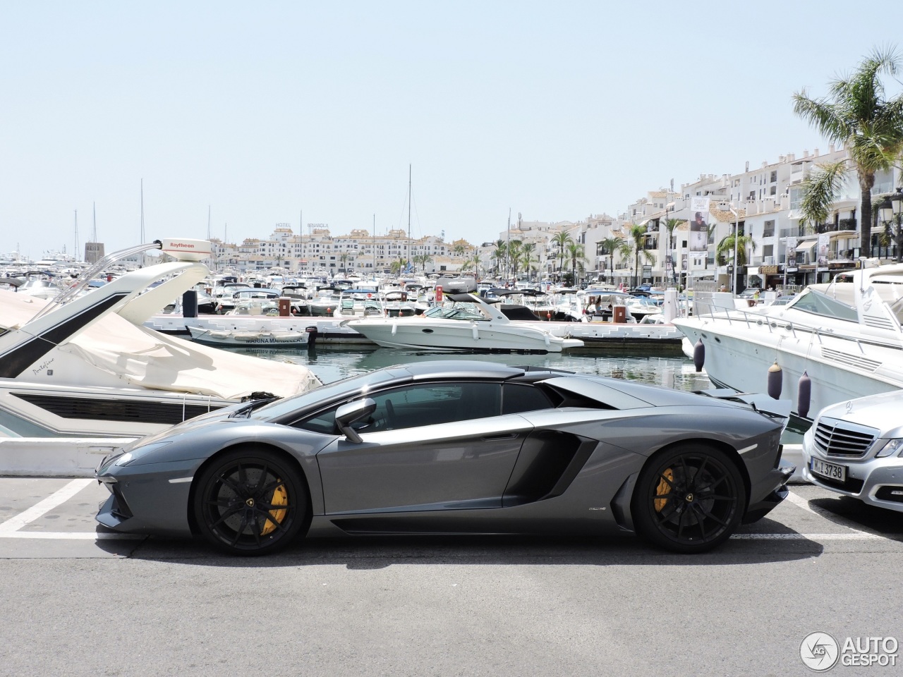 Lamborghini Aventador LP700-4 Roadster