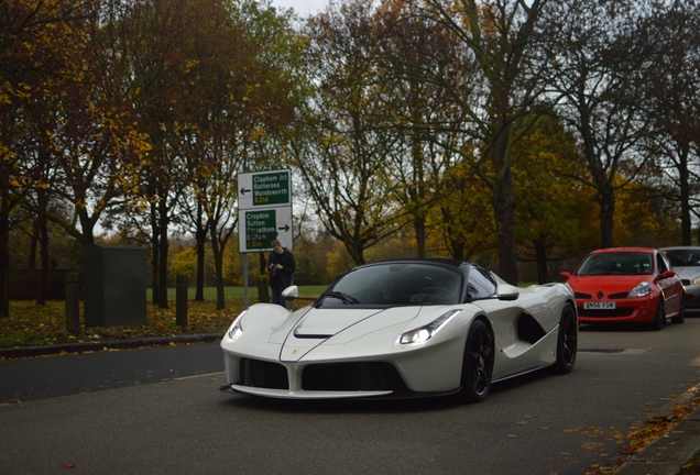 Ferrari LaFerrari Aperta