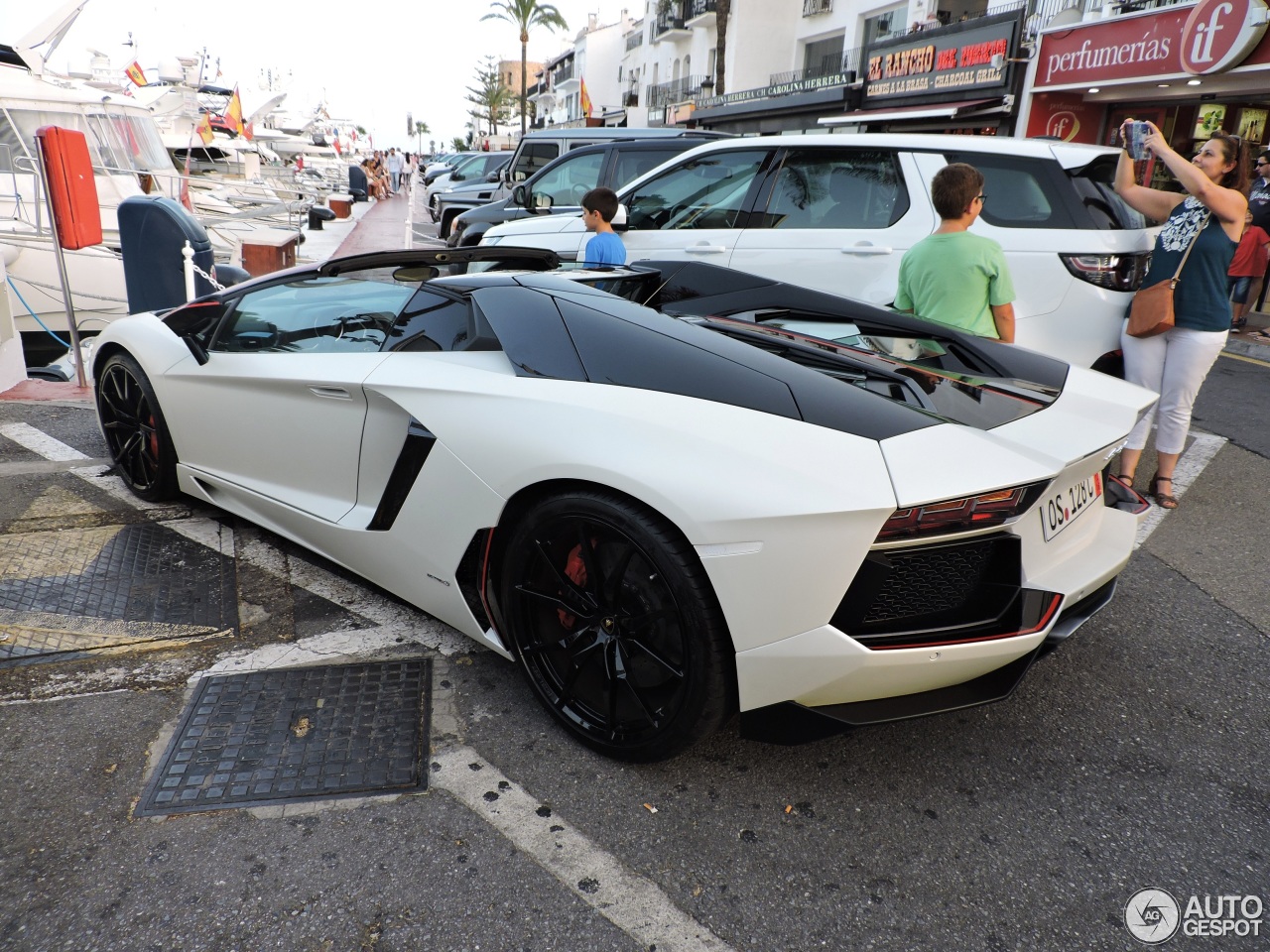 Lamborghini Aventador LP700-4 Roadster Pirelli Edition