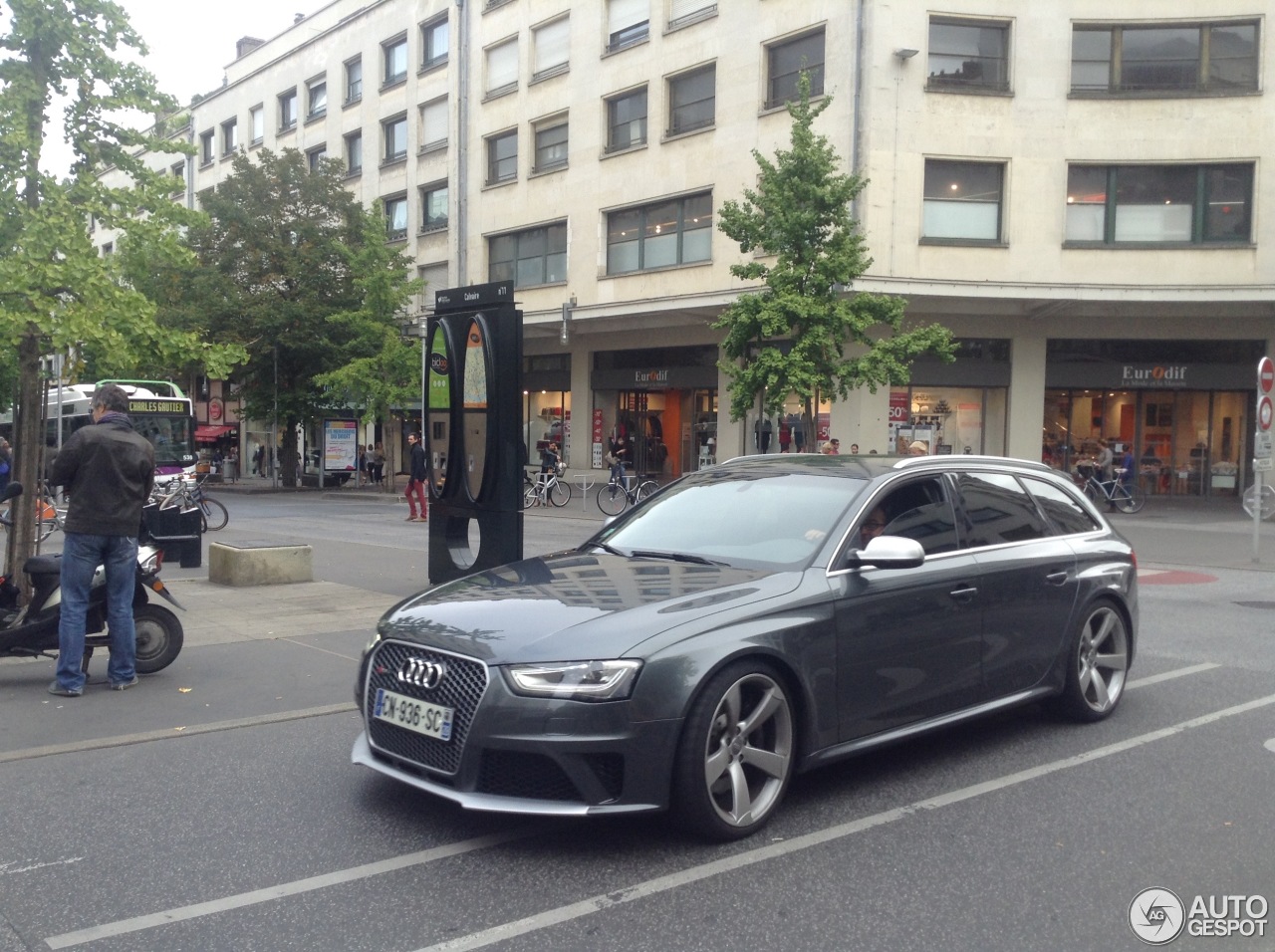 Audi RS4 Avant B8