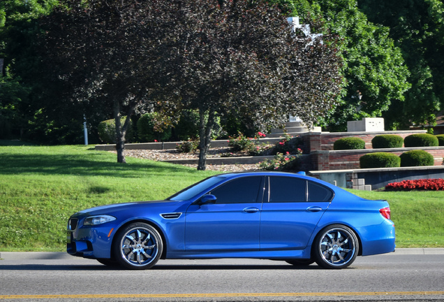 BMW M5 F10 2011