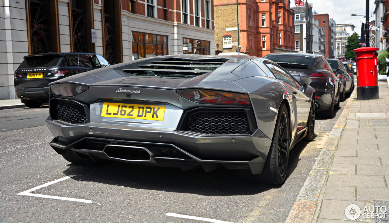 Lamborghini Aventador LP700-4