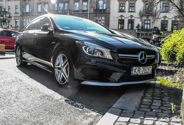 Mercedes-AMG CLA 45 Shooting Brake X117