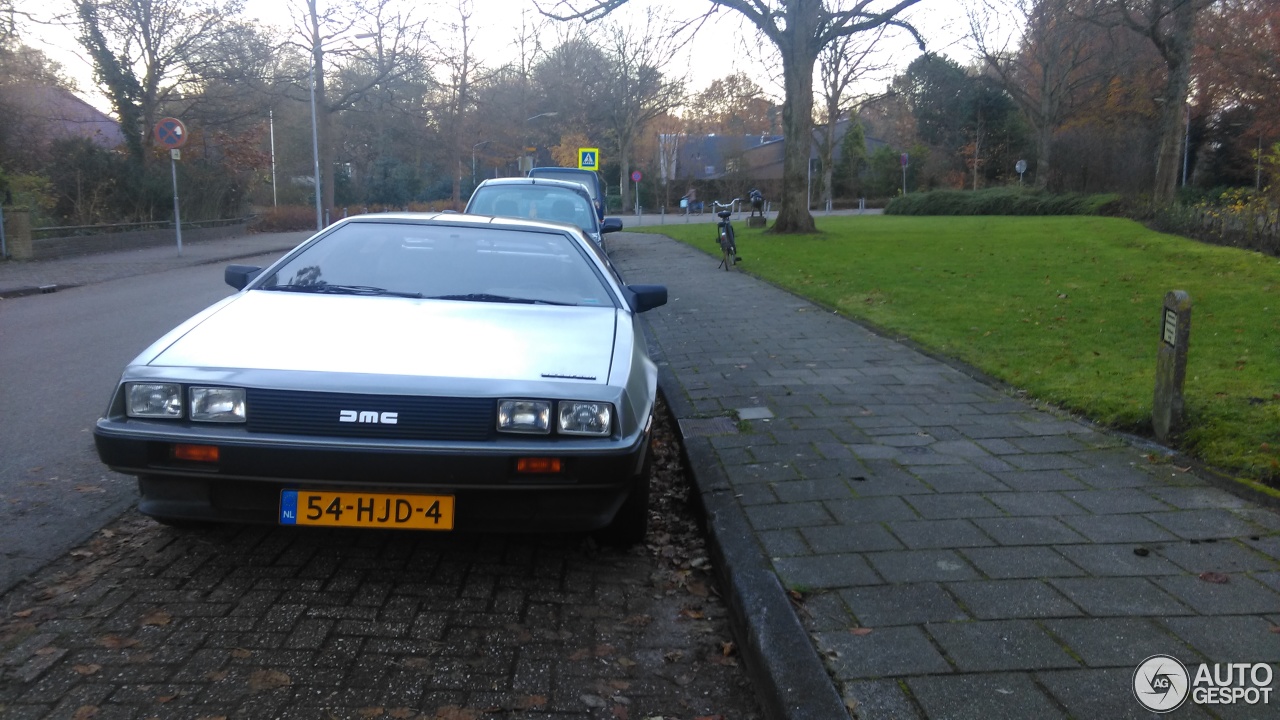 DeLorean DMC-12