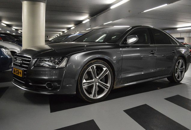 Audi S8 D4