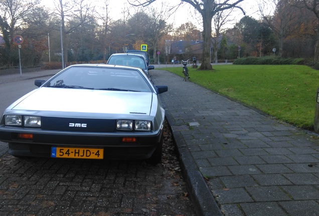 DeLorean DMC-12