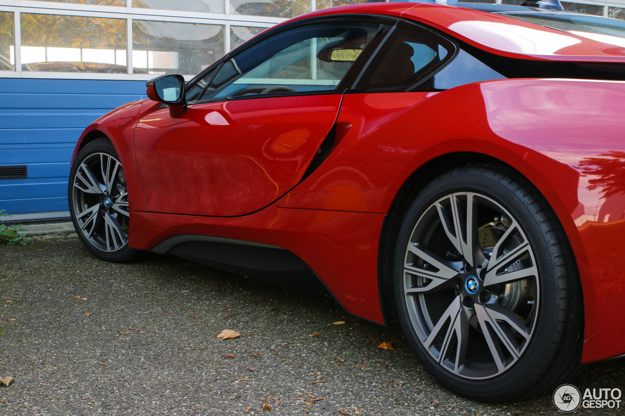 BMW i8 Protonic Red Edition