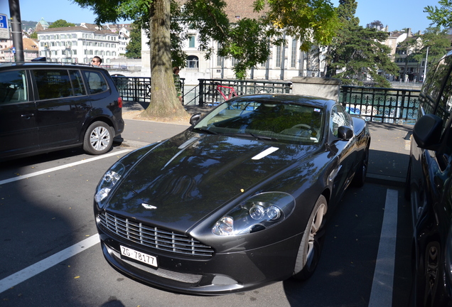 Aston Martin DB9 2010