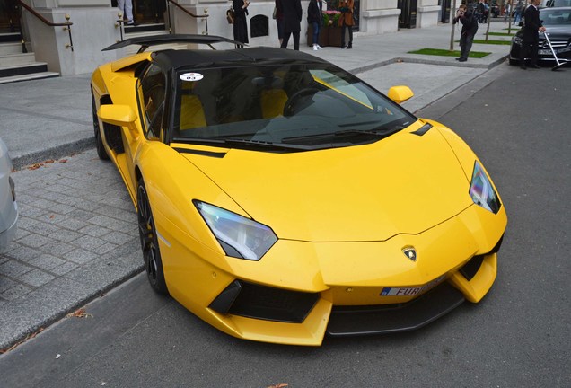 Lamborghini Aventador LP700-4 Roadster