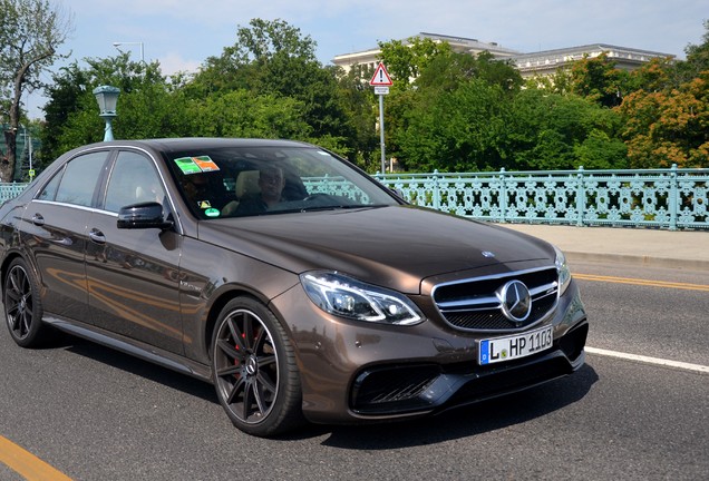 Mercedes-Benz E 63 AMG S W212