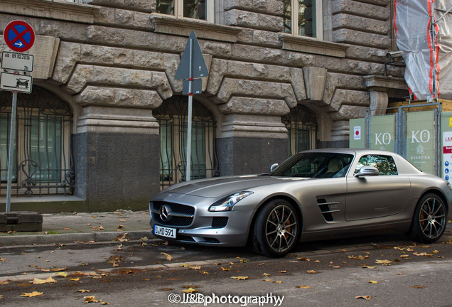 Mercedes-Benz SLS AMG