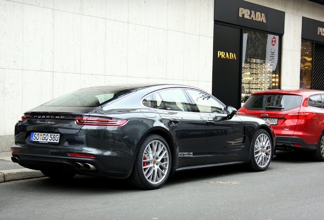 Porsche 971 Panamera Turbo