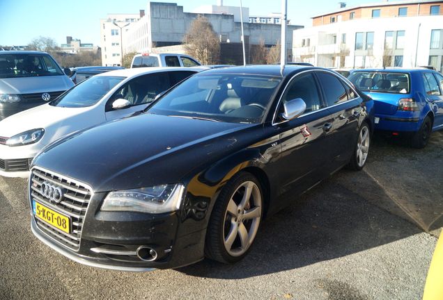 Audi S8 D4