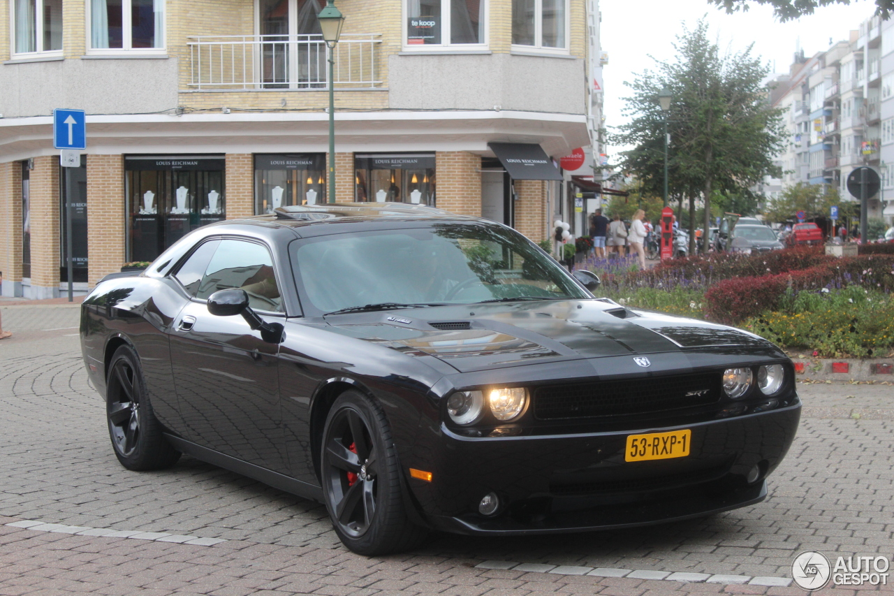 Dodge Challenger SRT-8