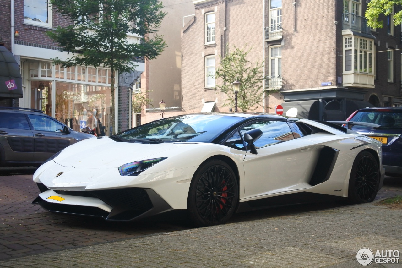 Lamborghini Aventador LP750-4 SuperVeloce Roadster