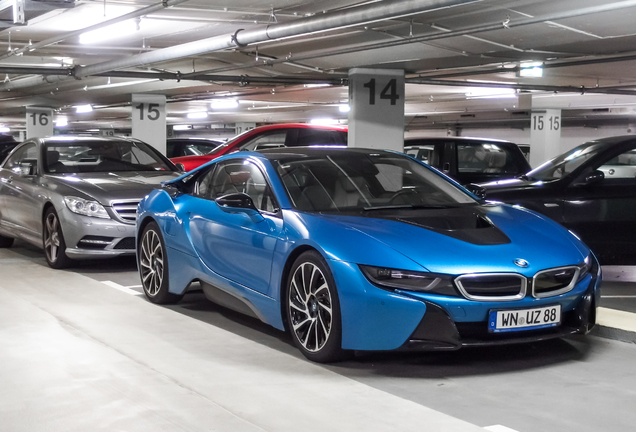 BMW i8