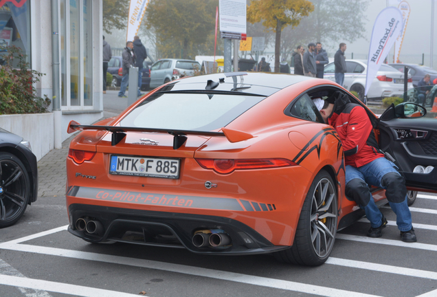 Jaguar F-TYPE SVR Coupé