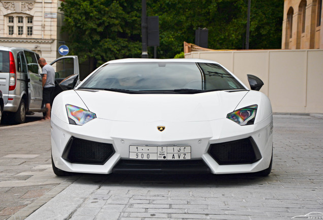 Lamborghini Aventador LP700-4